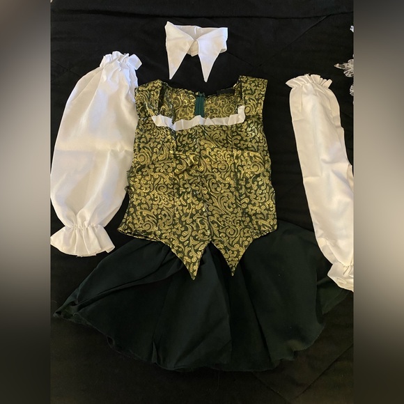 Juniors Musketeers Costume - Picture 3 of 4